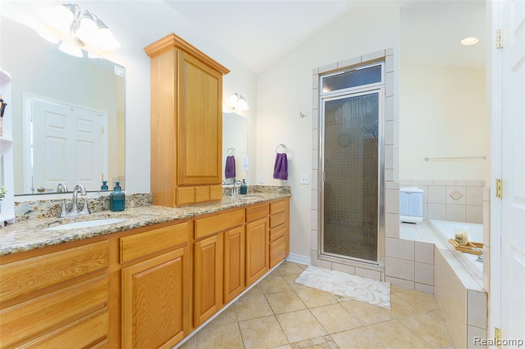 4695 Emerald Valley Loop, Fowlerville, MI 48836 — Photo 23