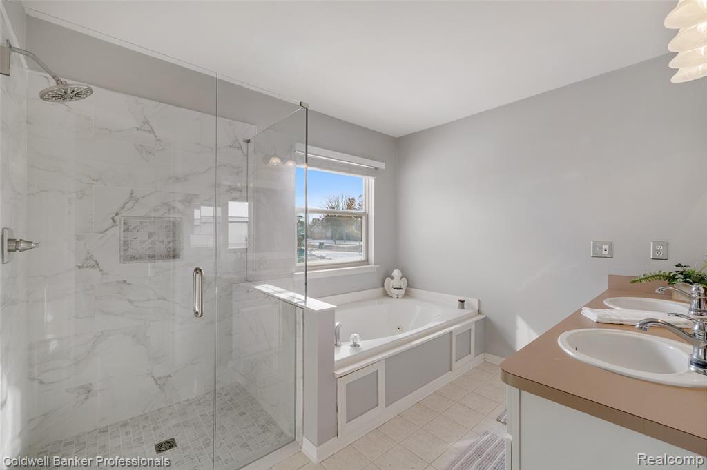 4881 Spring Meadow Drive, Clarkston, MI 48348 — Photo 21