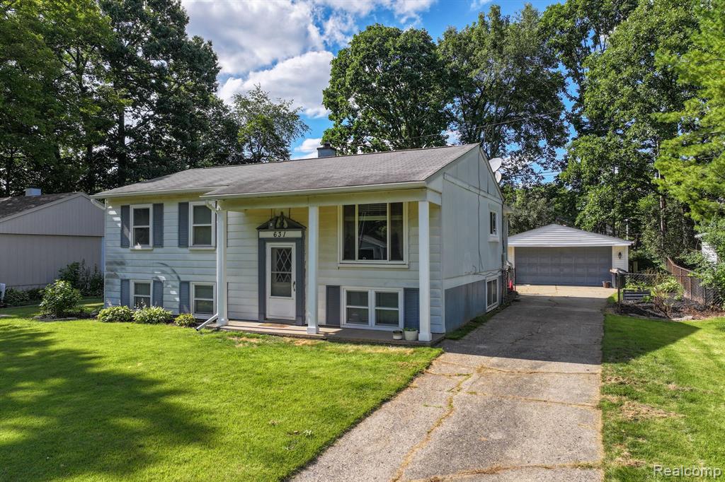 631 NORCHESTER Street, South Lyon, MI 48178 — Photo 32