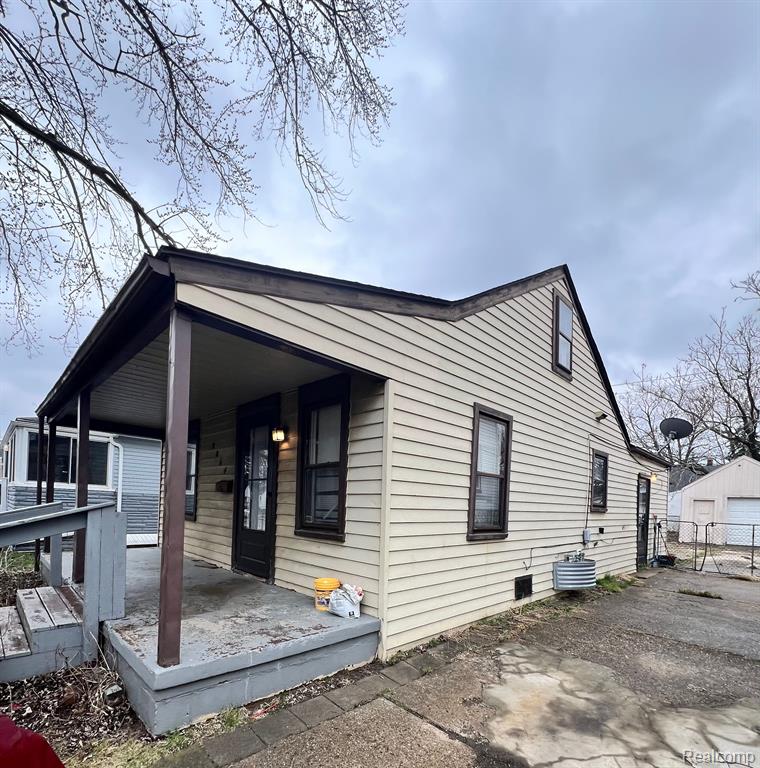8064 CONTINENTAL Avenue, Warren, MI 48089 — Photo 3