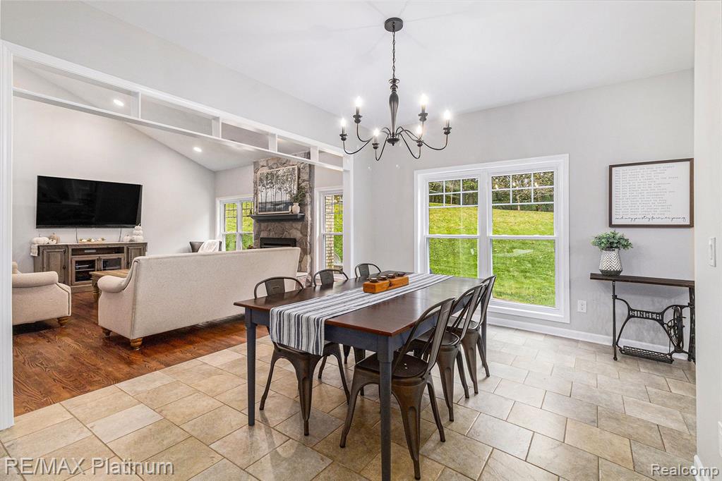 1055 WOODVALE, Milford, MI 48381 — Photo 5