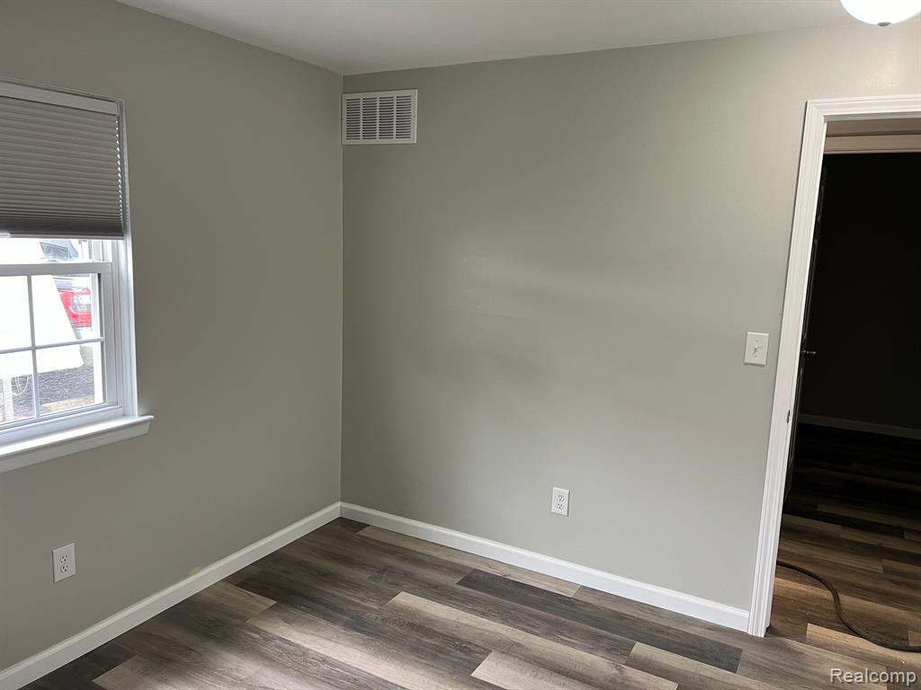 202 PRINCETON Drive, South Lyon, MI 48178 — Photo 11