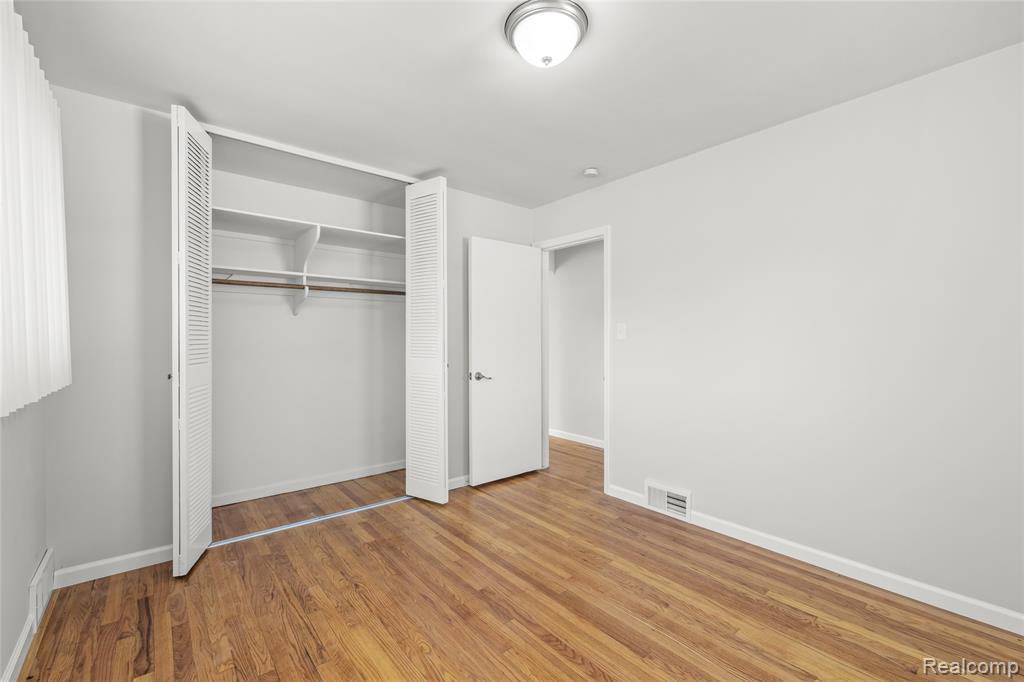 6727 Hawthorne Street, Garden City, MI — Photo 18