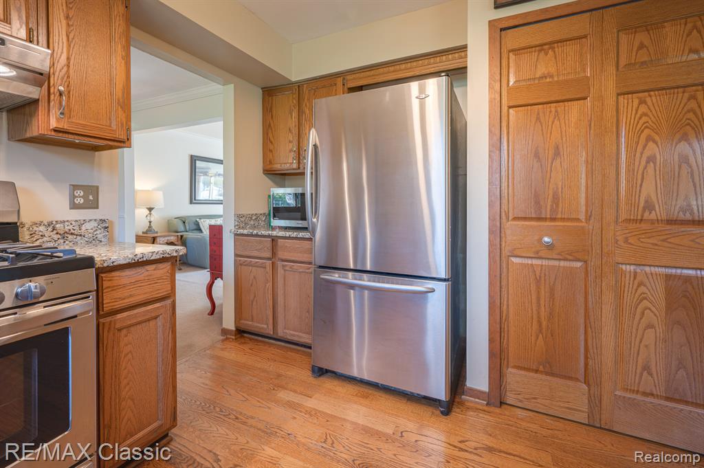 25884 BUCKMINSTER Drive, Novi, MI — Photo 7