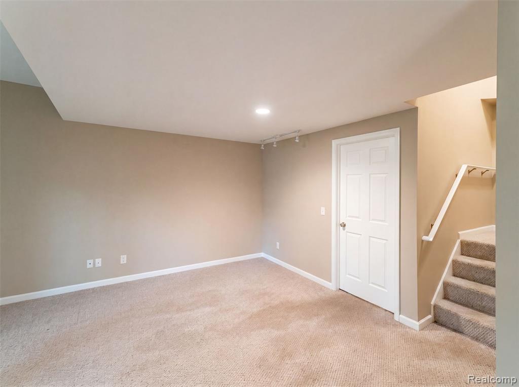 1102 Hawthorne, Greenville, MI 48838 — Photo 17