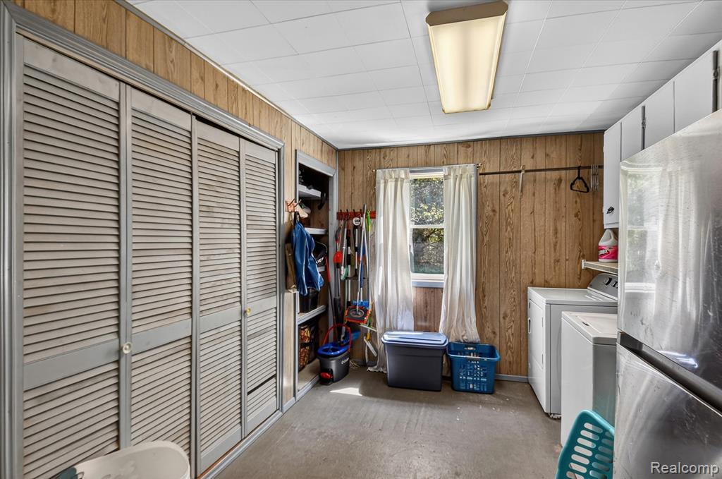 3660 Keewahdin Road, Fort Gratiot, MI 48059 — Photo 27