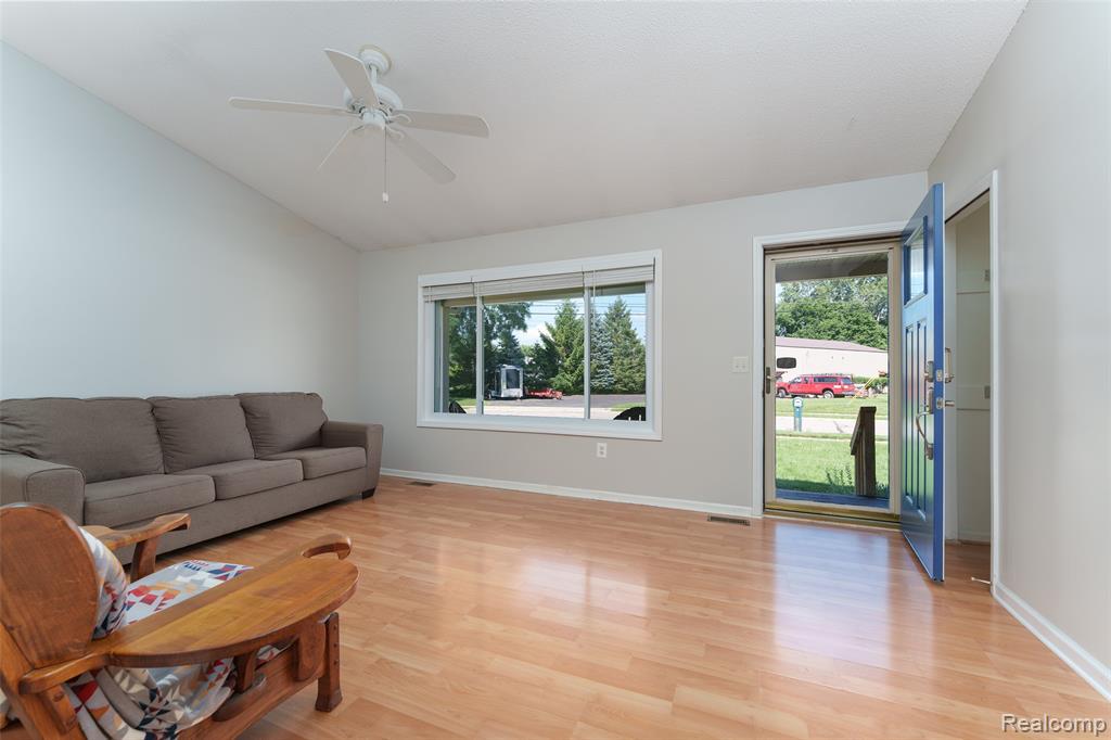 903 Jones Street, Howell, MI 48843 — Photo 5