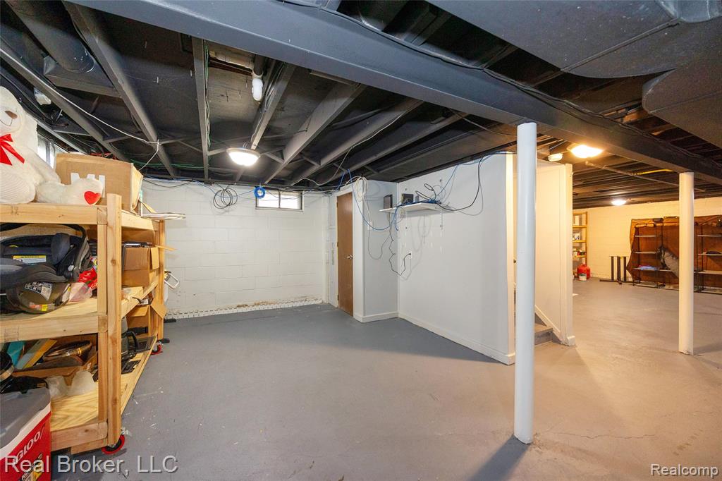 29454 Barton Street, Garden City, MI — Photo 26