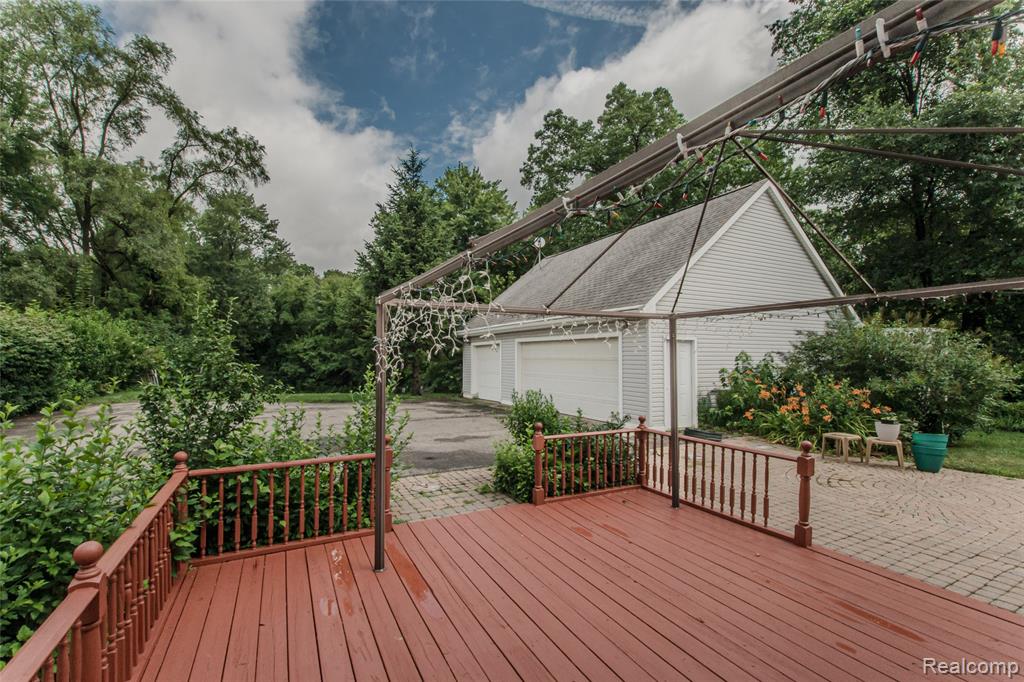 9042 Gale Road, White Lake, MI — Photo 14