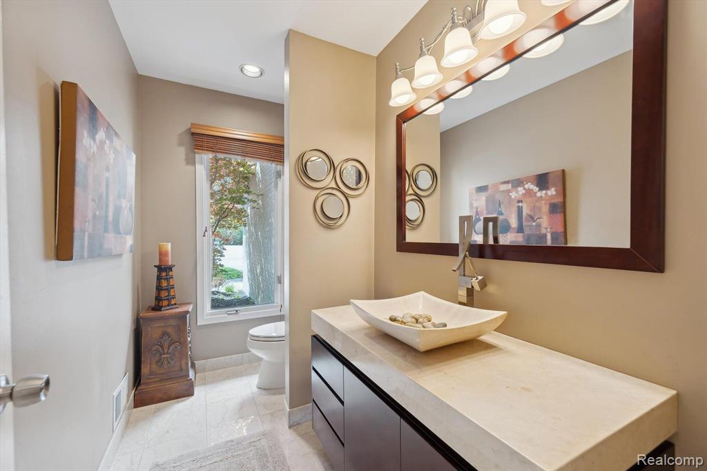 7039 Timberview Trail, West Bloomfield, MI — Photo 29