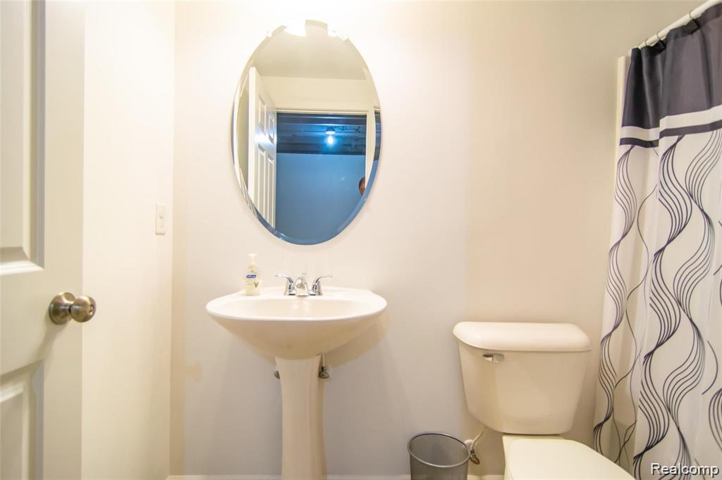 51171 Brompton, Novi, MI — Photo 18