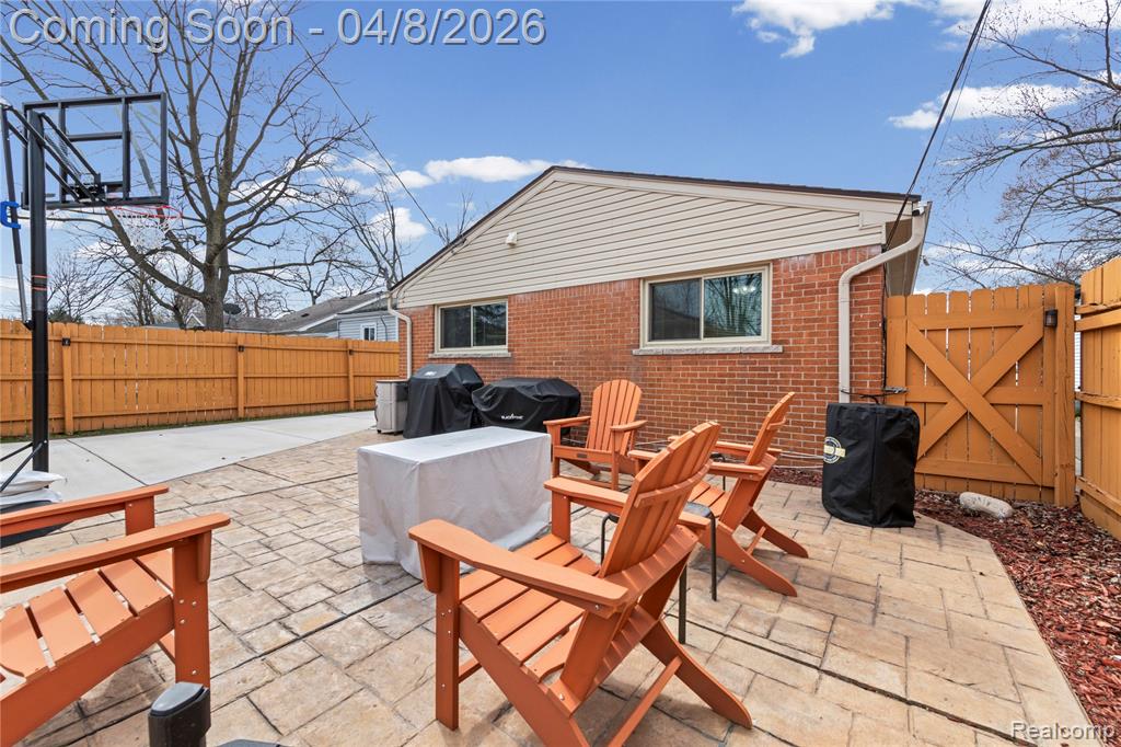 4685 Universal Street, Dearborn Heights, MI 48125 — Photo 30