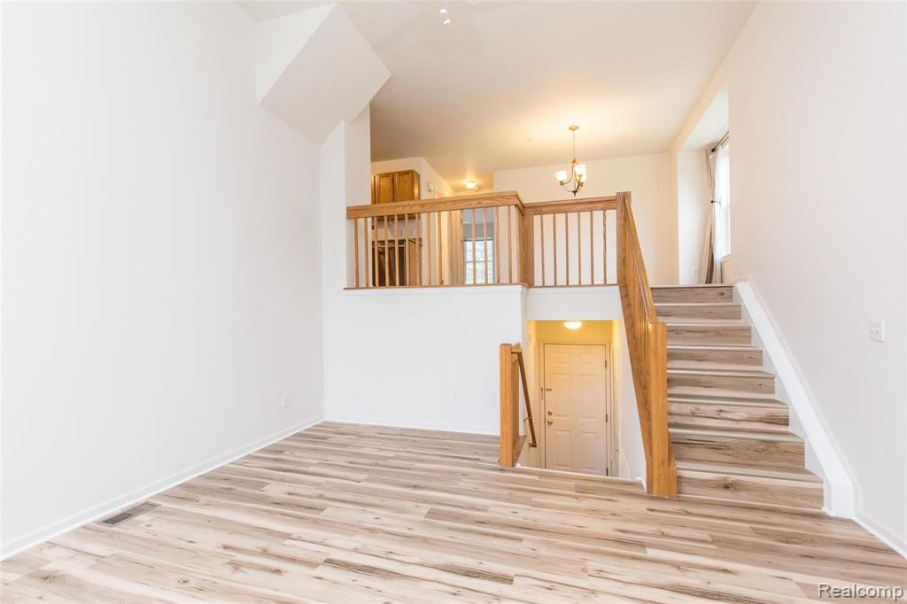 1933 LINDSAY Lane, Ann Arbor, MI 48104 — Photo 7