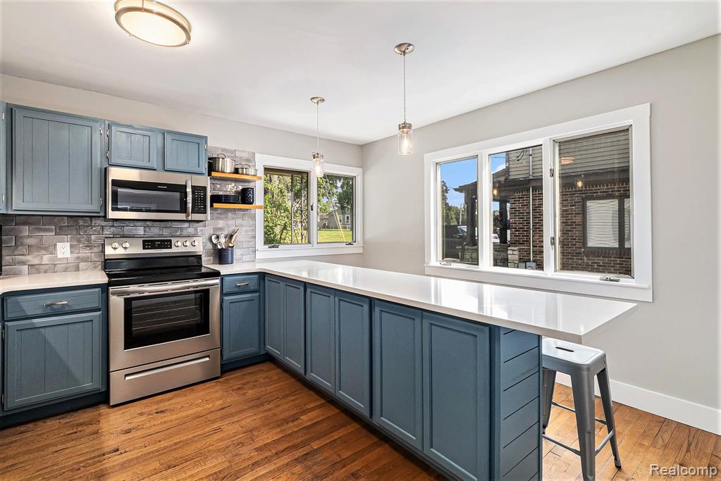 926 BRIGHTON LAKE Road, Brighton, MI 48116 — Photo 10