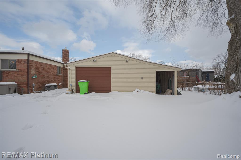 710 MANORDALE Court, Milford, MI 48381 — Photo 6