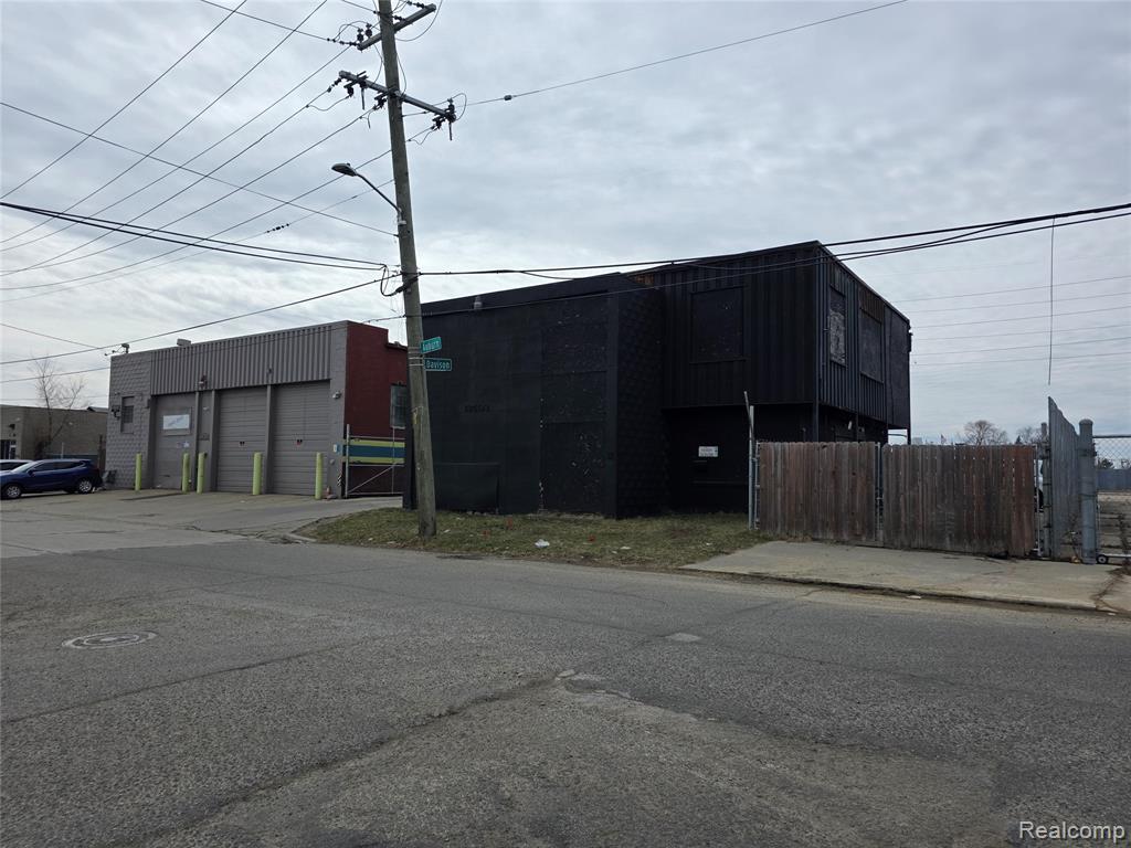 13501 Auburn Street - Photo 2