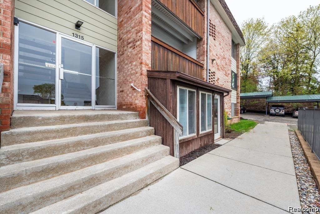 1315 S MAPLE Road, Ann Arbor, MI 48103 — Photo 8