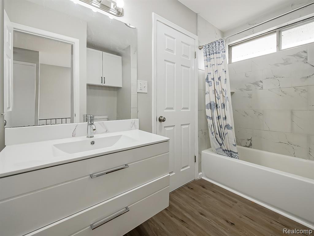 178 Summit View Court, White Lake, MI — Photo 16