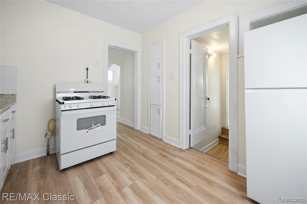 7239 Barrie Street, Dearborn, MI 48126 — Photo 16