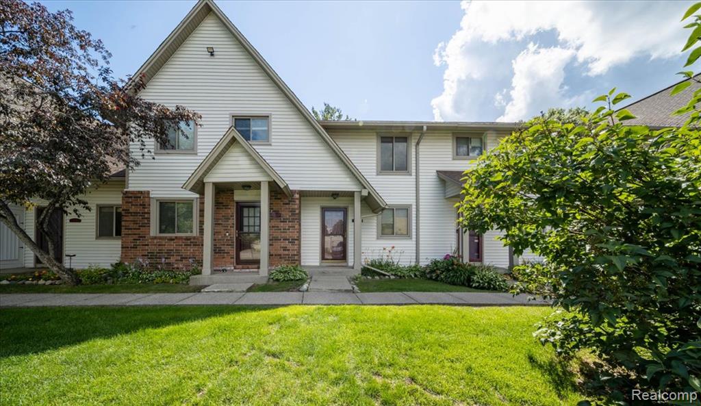 7310 Bluewater Drive, 116, Clarkston, MI 48348 — front exterior