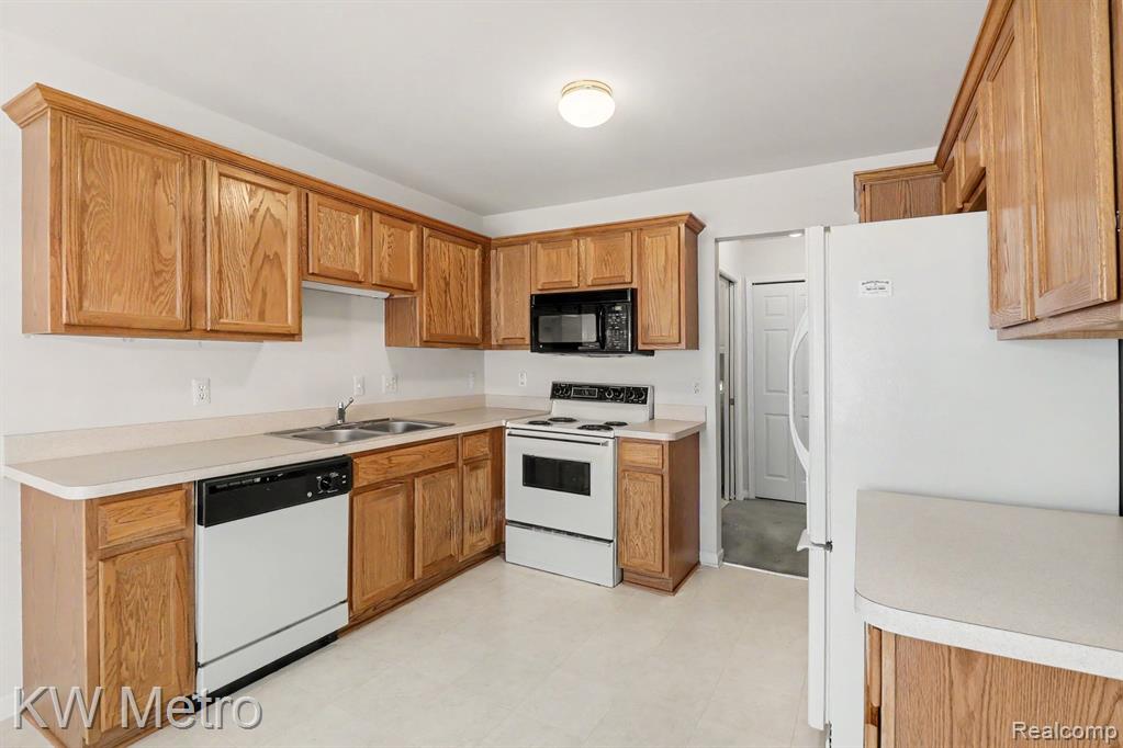 41273 Greenspire Drive, Clinton Twp, MI 48038 — Photo 15
