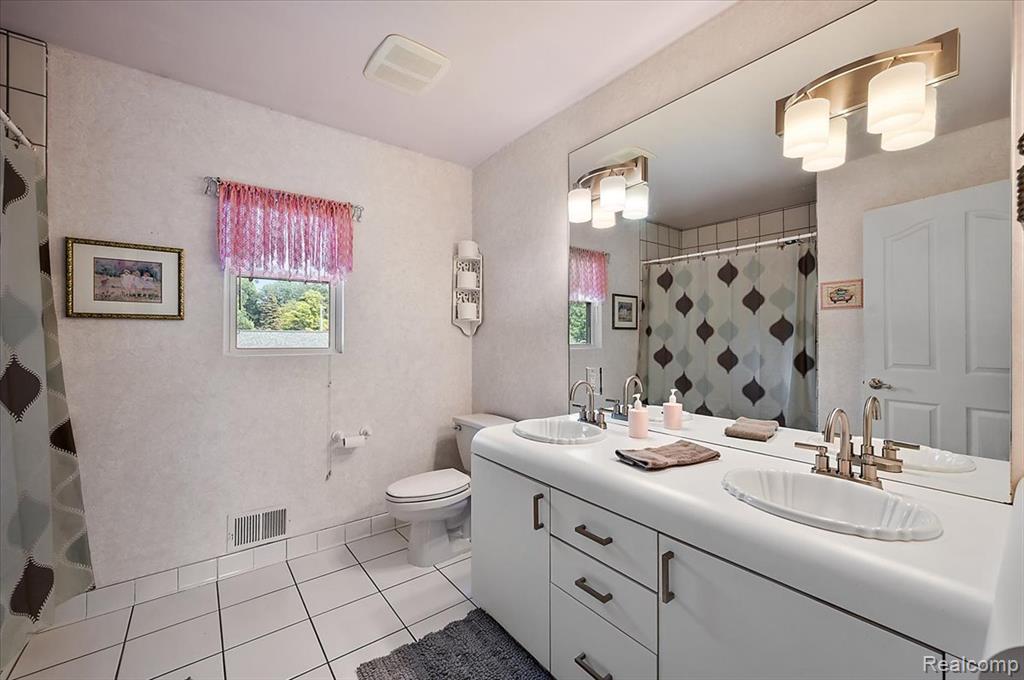 3422 Kilmer Drive, Troy, MI 48083 — Photo 20
