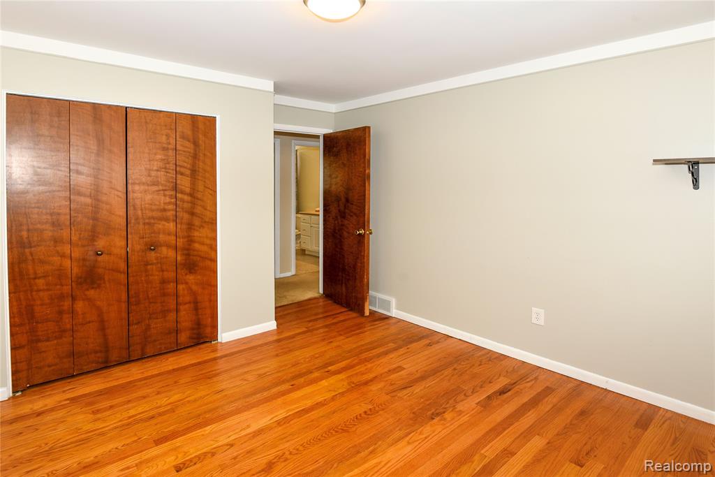 884 Eugene Drive, Oxford, MI 48371 — Photo 33