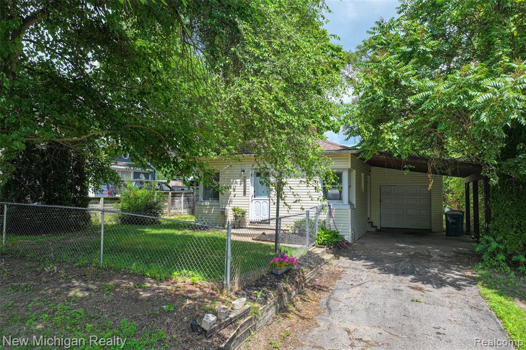 6110 Hackett, Waterford, MI 48327 — Photo 2