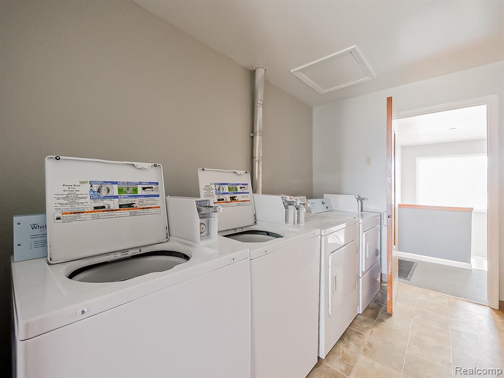 825 S Grand Avenue, Fowlerville, MI 48836 — Photo 18