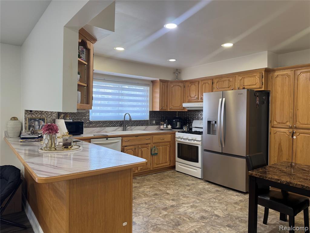 15794 Nader Court, Clinton Twp, MI 48038 — Photo 12
