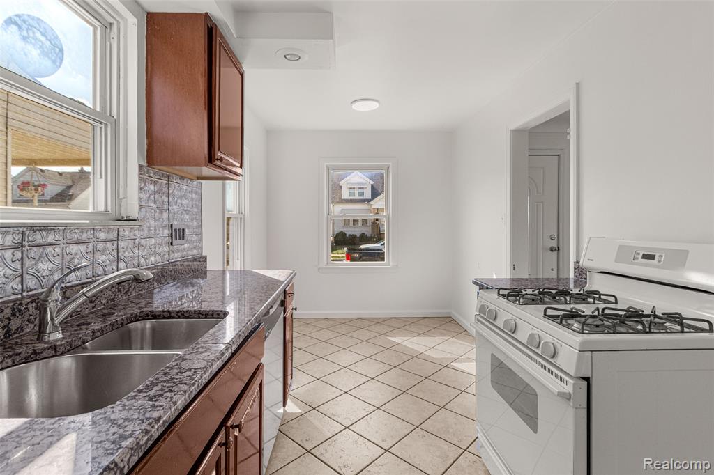 5152 Kenilworth Street, Dearborn, MI 48126 — Photo 8