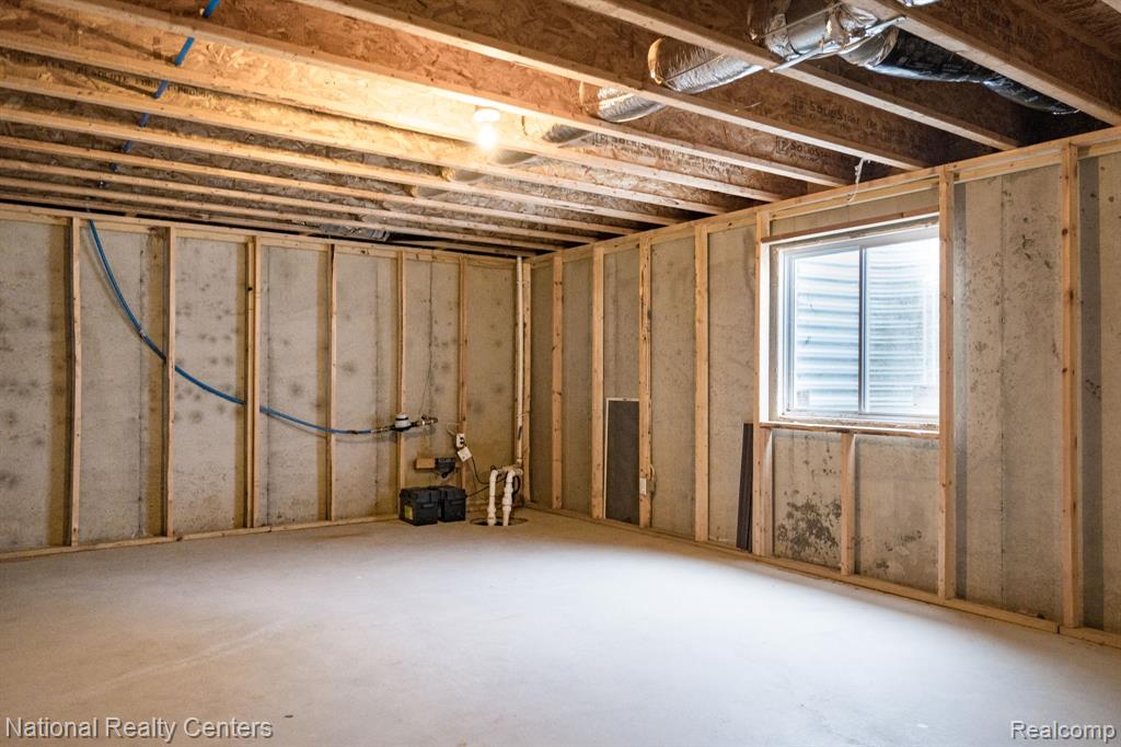 7025 Marigold Court, Grand Blanc, MI 48439 — Photo 27