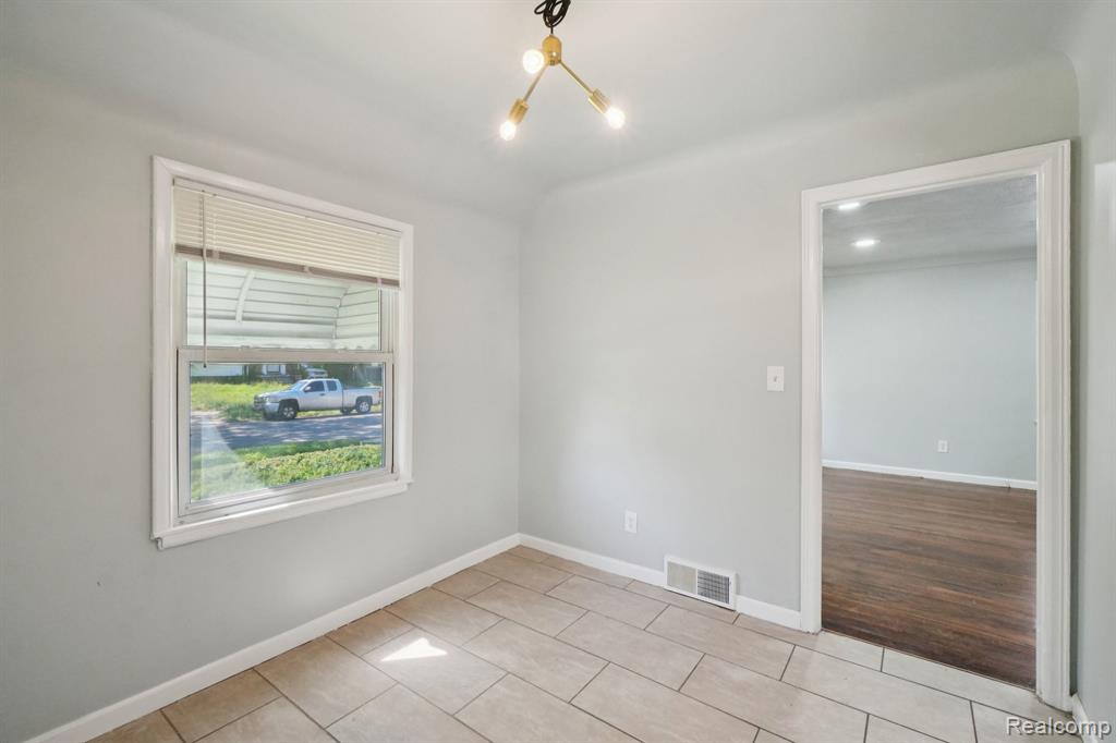 9976 Warwick Street, Detroit, MI 48228 — Photo 14