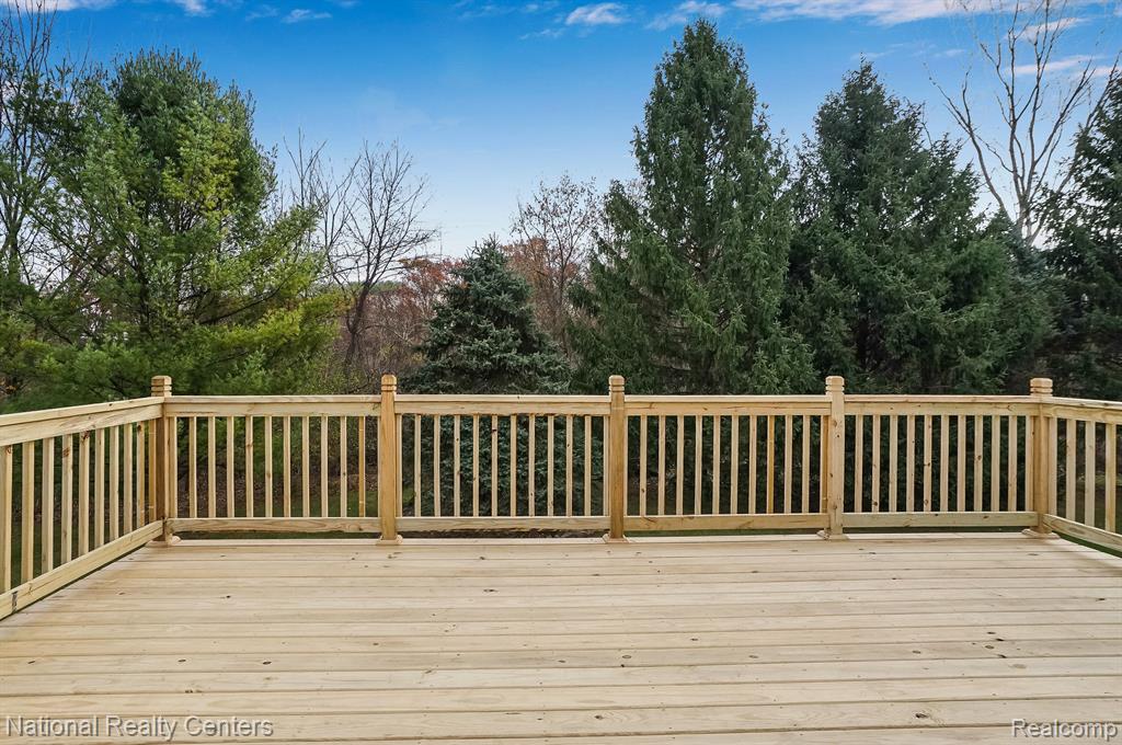7780 THUNDER BAY Drive, Pinckney, MI 48169 — Photo 8