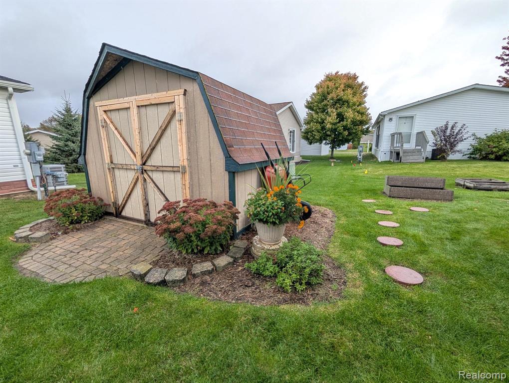 72 Ashley Circle, Swartz Creek, MI 48473 — Photo 24
