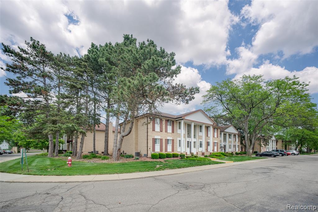29200 Gloede Drive, 139, Warren, MI 48088 — Photo 19