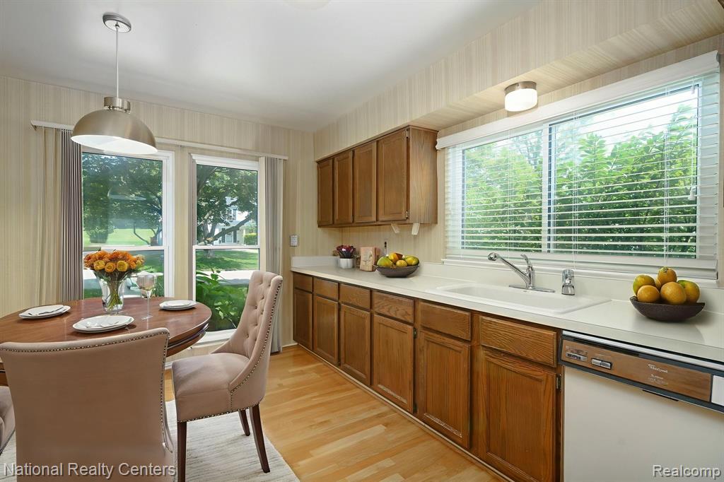 5459 N Piccadilly, West Bloomfield, MI — Photo 25