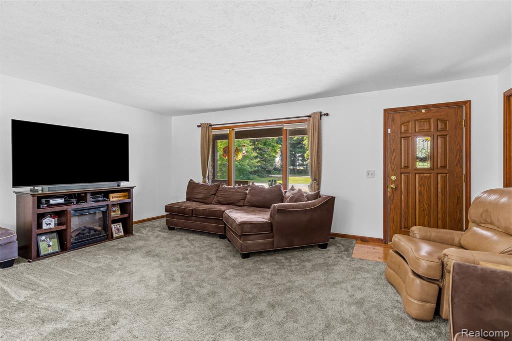 6699 E Lansing Road, Durand, MI 48429 — Photo 8