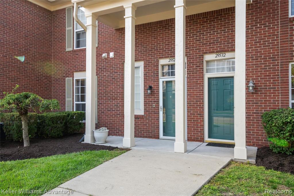 29532 Nottingham Court, Livonia, MI 48152 — Photo 5