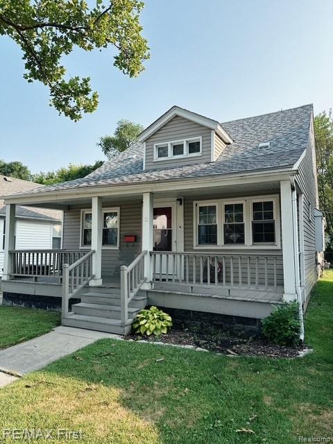 2202 Hollywood Avenue, Grosse Pointe Woods, MI 48236 — front exterior