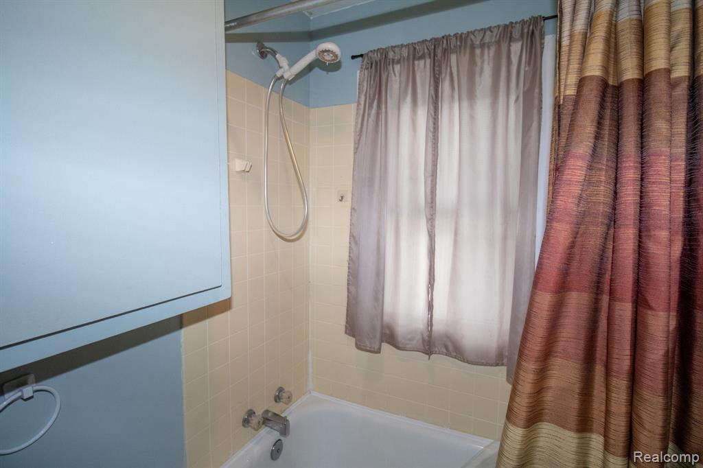 4016 JACKSON Street, Dearborn Heights, MI 48125 — Photo 21