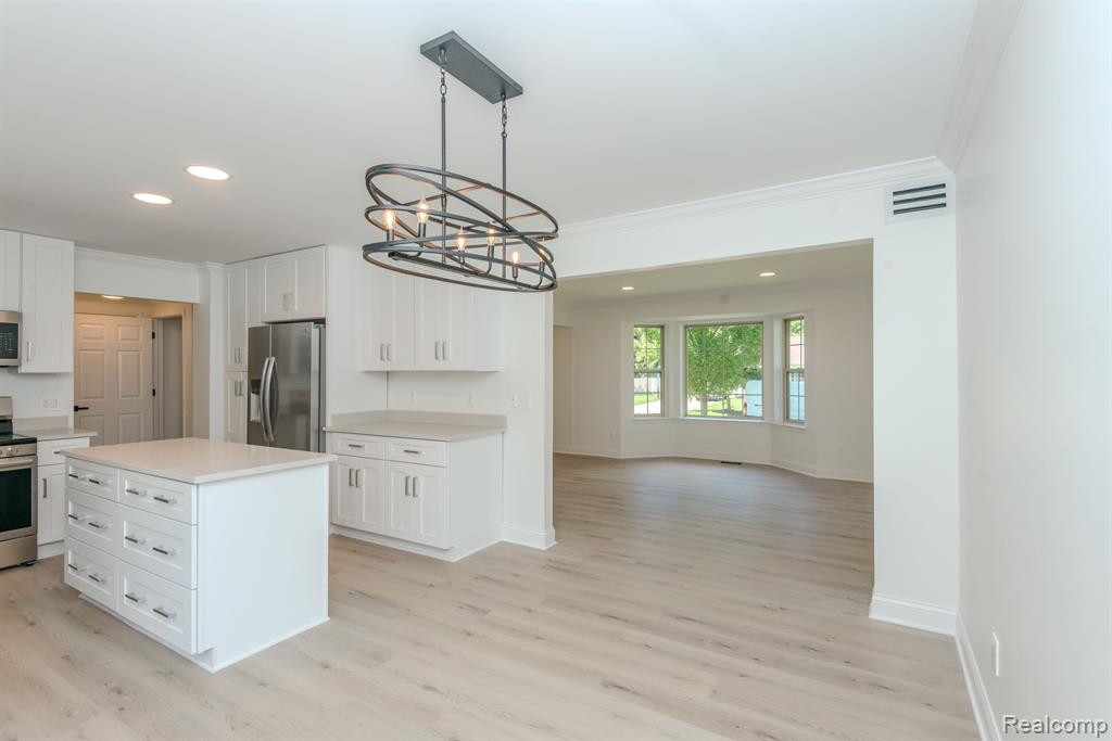 526 COVE VIEW Drive, Waterford, MI 48327 — Photo 19