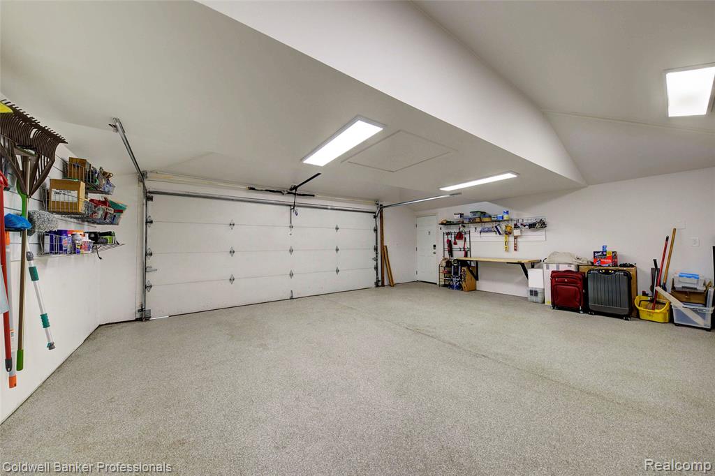 702 Woodlawn Avenue, Royal Oak, MI 48073 — Photo 35