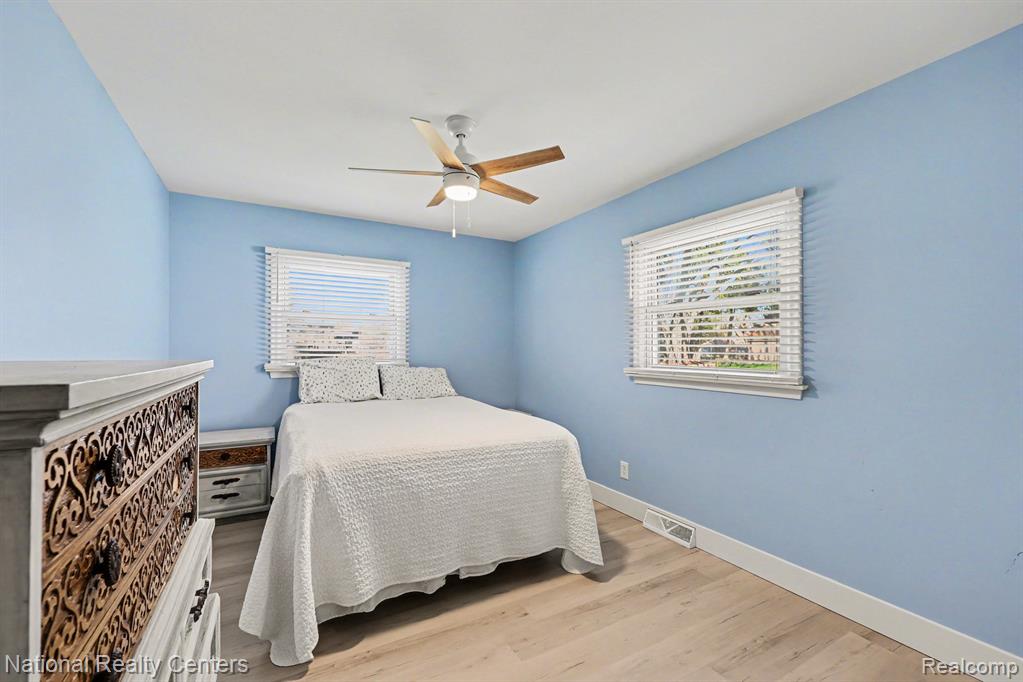 586 Bagley Street, Lake Orion, MI 48362 — Photo 11