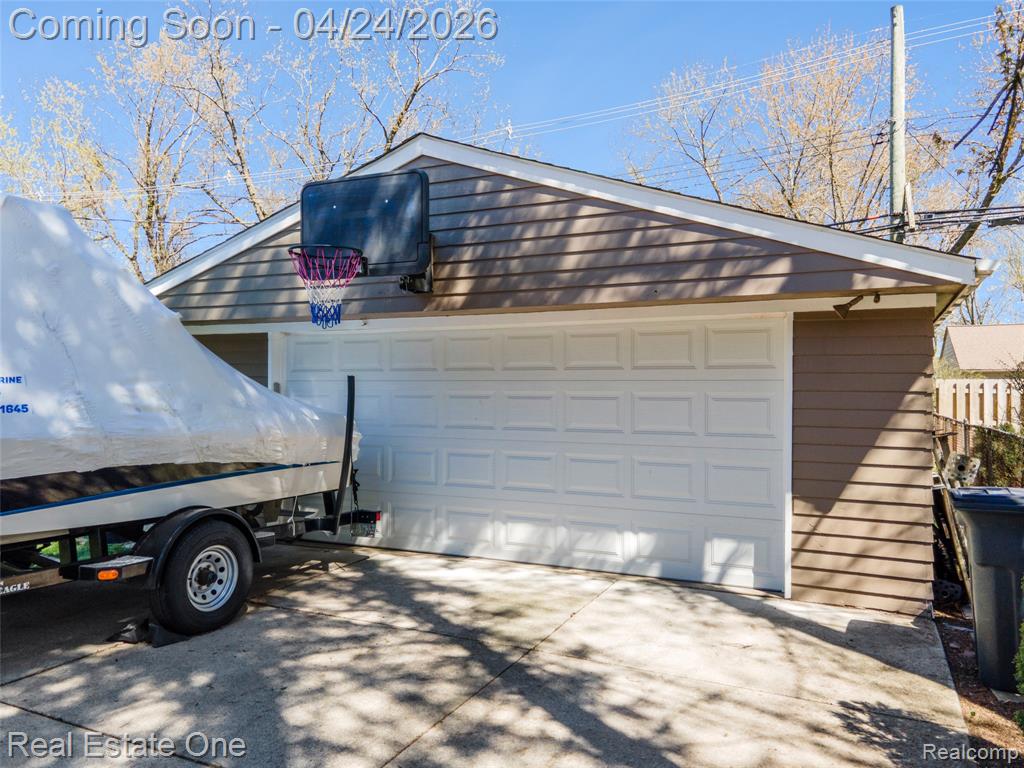 1963 Beverly Street, Sylvan Lake, MI 48320 — Photo 11