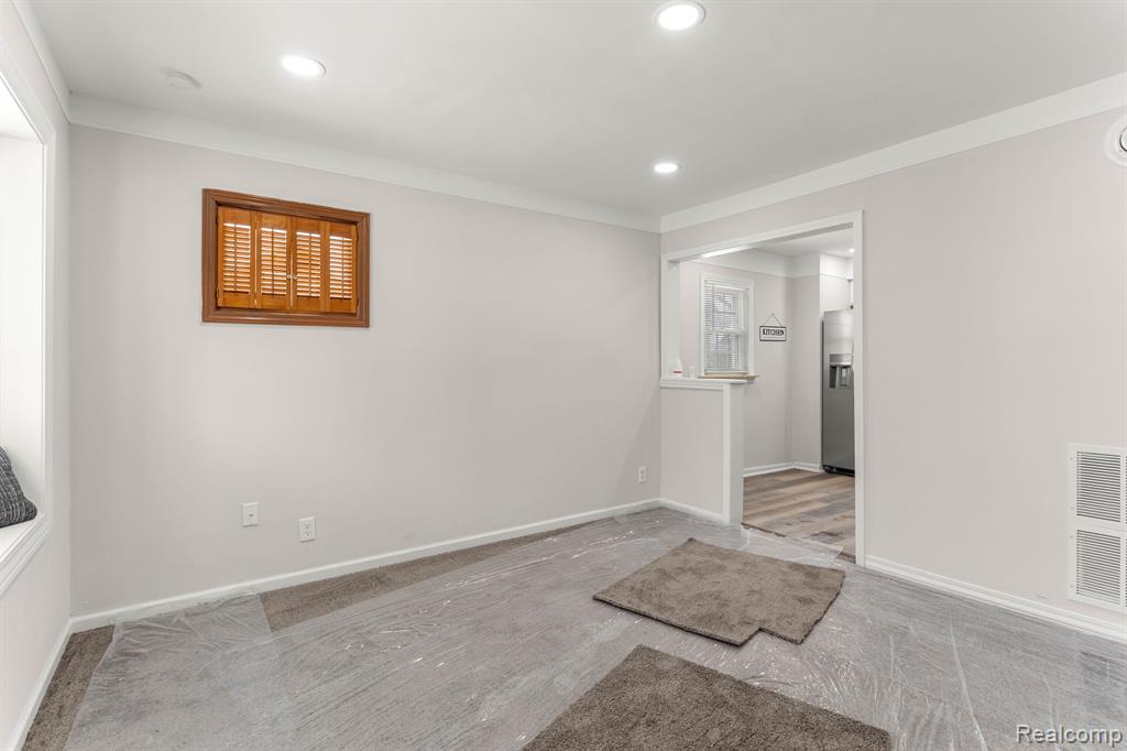 4920 WEDDELL Street, Dearborn Heights, MI 48125 — Photo 8