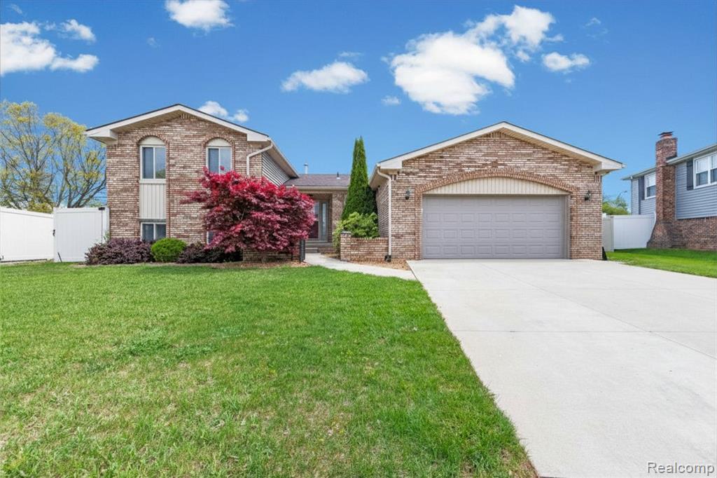 17621 Brentwood Drive, Riverview, MI 48193 — front exterior