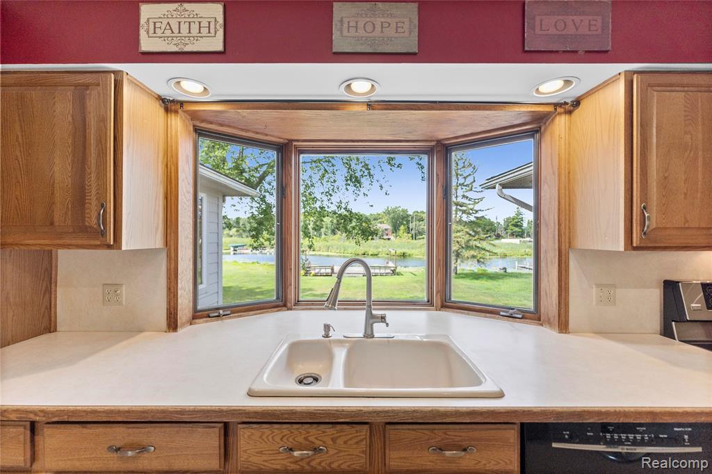 2354 Grove Park Road, Fenton, MI 48430 — Photo 5
