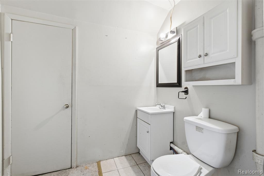 11406 Strathmoor Street, Detroit, MI 48227 — Photo 13
