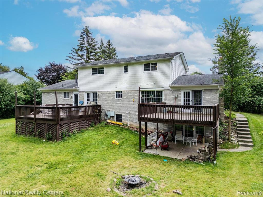5450 Pocono Street, West Bloomfield, MI 48323 — Photo 8